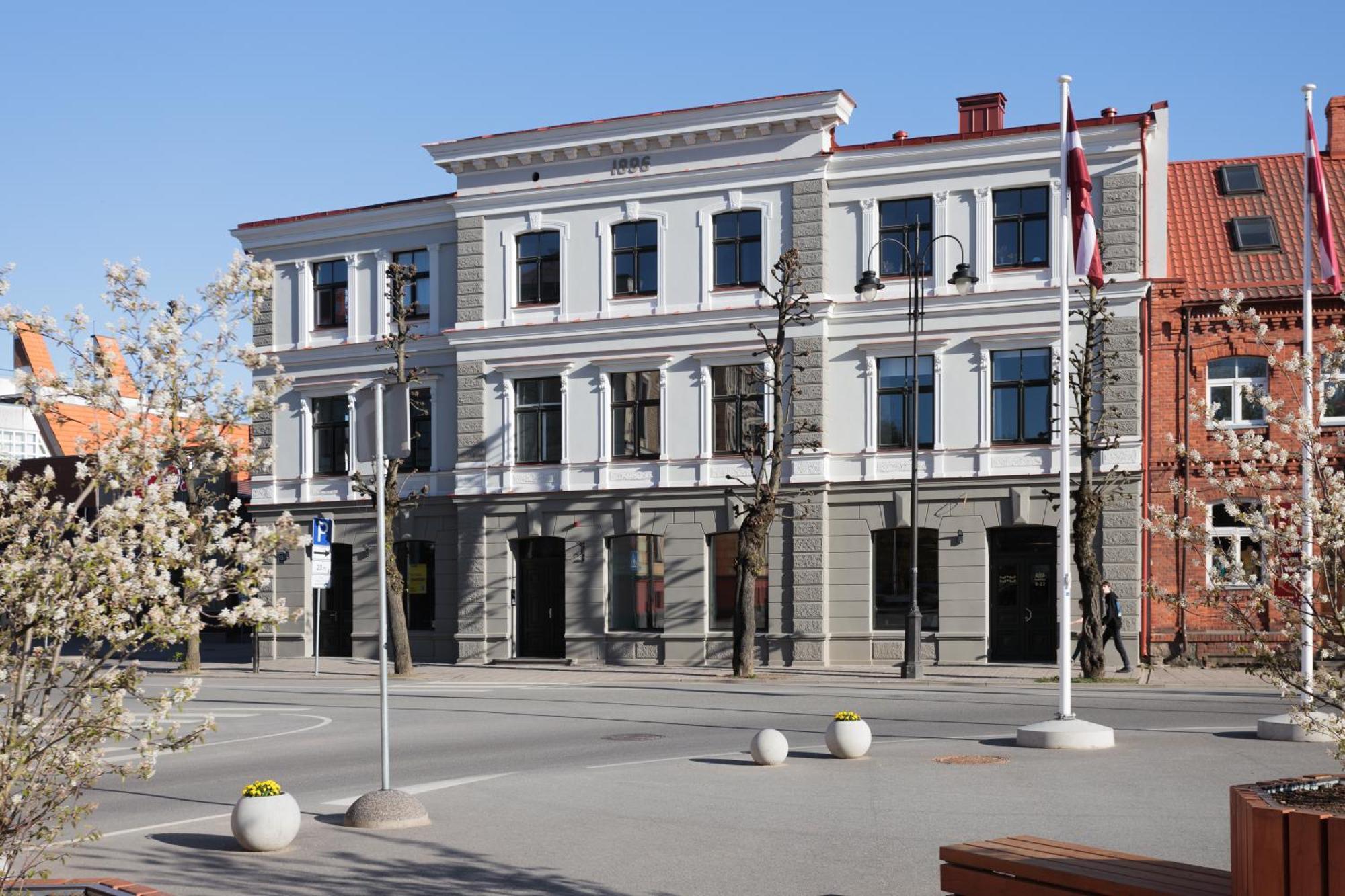 Centra Nams - Center Apartments Cesis Luaran gambar